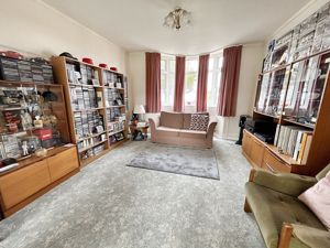 Lounge/diner- click for photo gallery